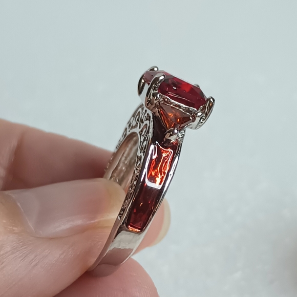 🎄Unique Red Zircon Stone Ring - Picture 14 of 17